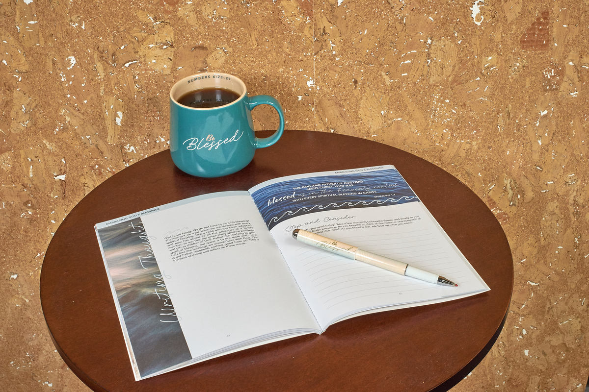 KJV Devotional Book & Ceramic Mug Gift Set - Be Blessed