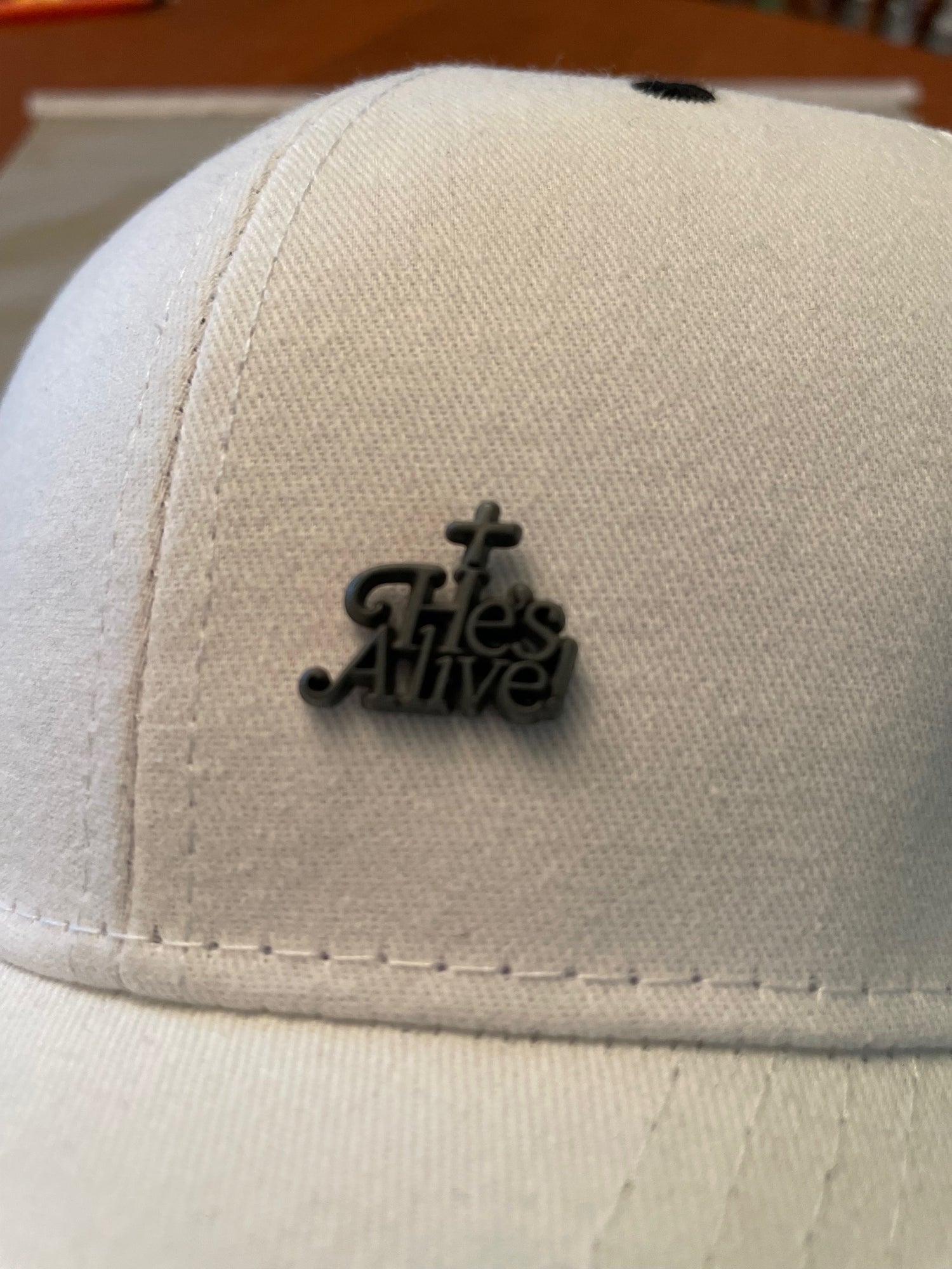 Pewter-like He's Alive Lapel Pin - 60 Pieces