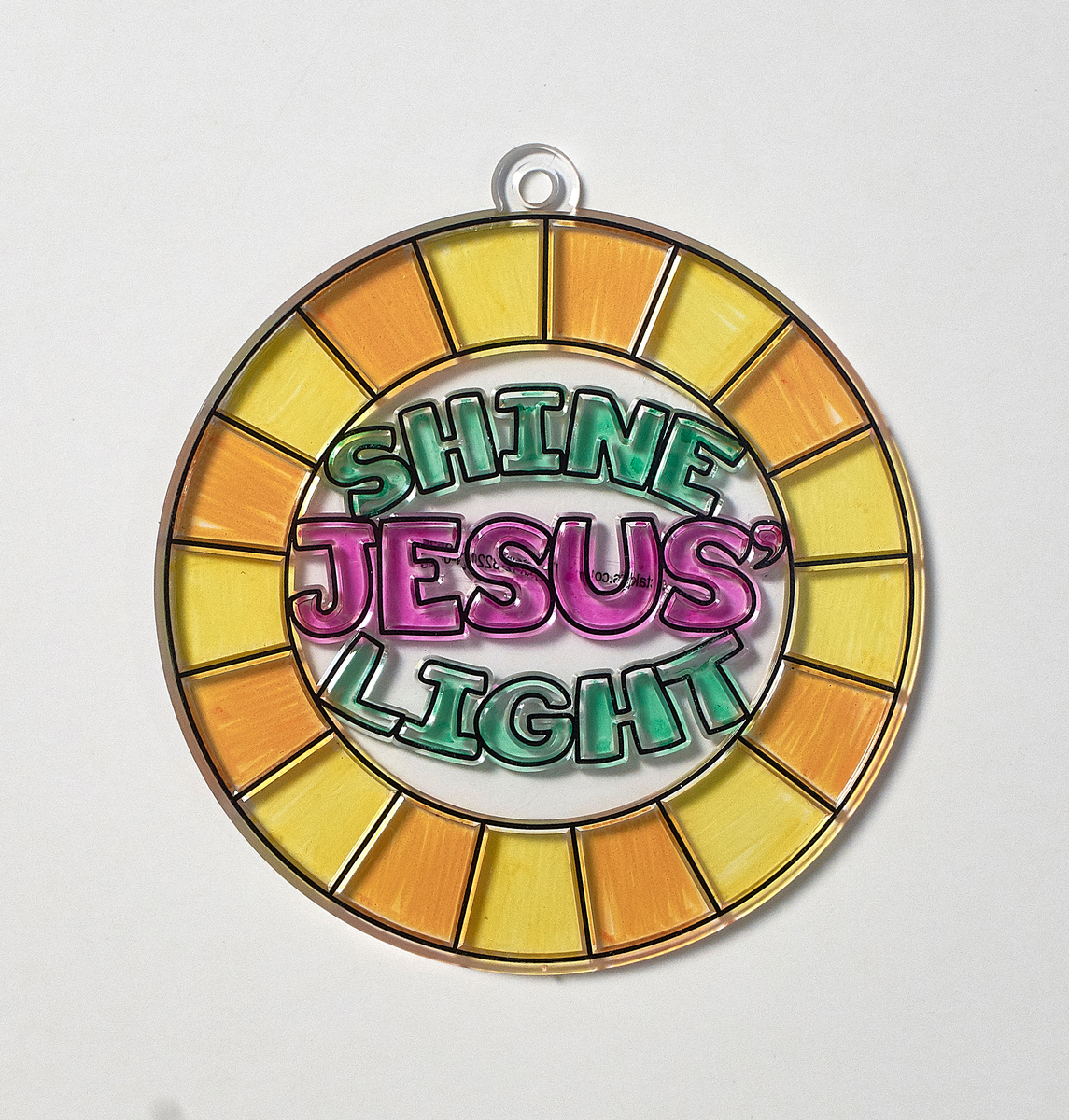 Create a bright reminder of faith with this 4" Pumpkin Prayer suncatcher! Color with markers or paint for a beautiful stained-glass effect.
615122-17502-6